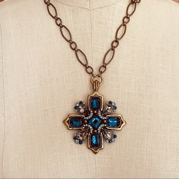 Blue Crystal Medallion Pendant and Chain - Picture 2 of 7